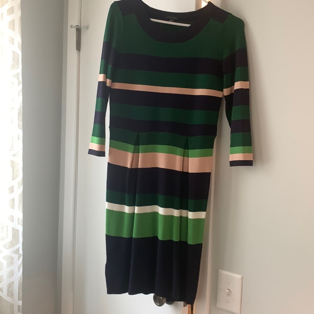 Brand new Ann Taylor dress in perfect condition. Very comfortable